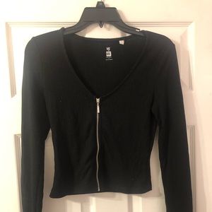 Pacsun brand black cropped top